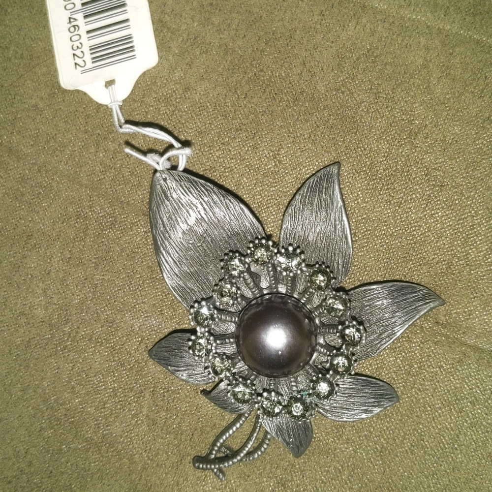 Flower clothing pin blouse pin coat pin